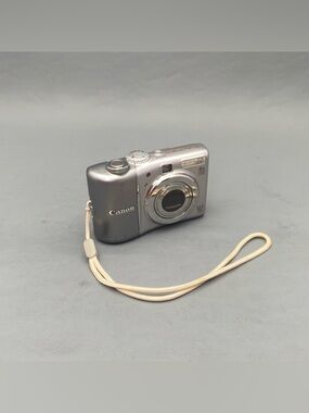 Digital Camera Canon PowerShot A1100 12.1MP Silver Vintage For Parts Or Not Work